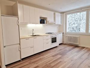 Pronájem bytu 2+kk, Praha - Čimice, Chvatěrubská, 38 m2