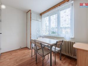 Prodej bytu 2+1, Klášterec nad Ohří - Miřetice u Klášterce nad Ohří, Pionýrů, 60 m2
