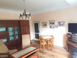 Pronájem bytu 2+1, Hradec Králové, Smetanovo nábřeží, 64 m2