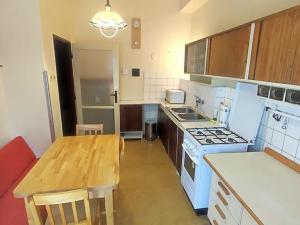 Pronájem bytu 2+1, Hradec Králové, Smetanovo nábřeží, 64 m2