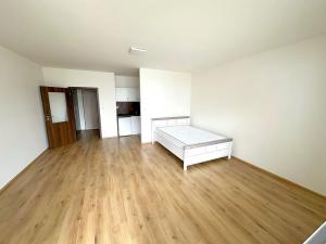 Pronájem bytu 1+kk, Praha - Modřany, Soukalova, 41 m2