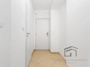 Pronájem bytu 2+1, Praha - Hloubětín, Mochovská, 52 m2