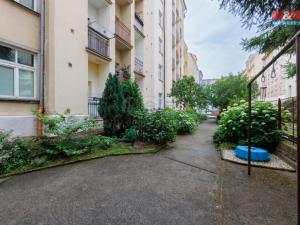 Prodej bytu 1+1, Karlovy Vary, K. Čapka, 36 m2