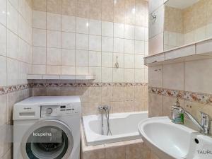 Prodej bytu 3+1, Tachov, Školní, 63 m2