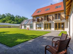 Prodej rodinného domu, Lhotka, 600 m2