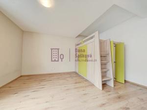 Pronájem bytu 1+kk, Jindřichův Hradec, Panská, 34 m2