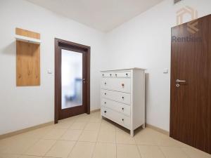Pronájem bytu 2+kk, Praha - Vysočany, Pod Harfou, 60 m2