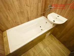 Pronájem bytu 2+1, Chomutov, Zahradní, 60 m2