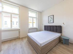 Pronájem bytu 2+kk, Praha - Nusle, Svatoslavova, 44 m2