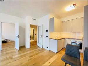 Pronájem bytu 2+kk, Praha - Smíchov, Grafická, 57 m2