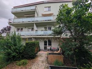 Prodej bytu 1+kk, Praha - Běchovice, Českobrodská, 83 m2