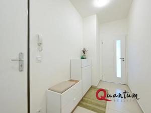 Pronájem bytu 3+kk, Praha - Hloubětín, Saarinenova, 70 m2