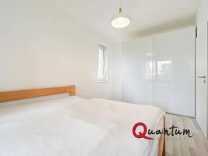 Pronájem bytu 3+kk, Praha - Hloubětín, Saarinenova, 70 m2