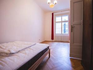 Pronájem bytu 2+1, Praha - Nové Město, Růžová, 52 m2