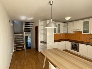 Pronájem rodinného domu, Praha - Řepy, Na Fialce I, 245 m2