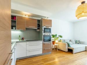 Pronájem bytu 2+kk, Praha - Žižkov, Radhošťská, 51 m2