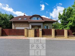 Prodej rodinného domu, Průhonice, Pod Valem II., 332 m2