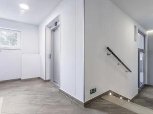Pronájem bytu 2+kk, Praha - Vršovice, Petrohradská, 66 m2