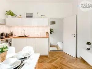 Pronájem bytu 2+kk, Praha - Vinohrady, Rumunská, 45 m2