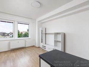 Pronájem bytu 1+kk, Praha - Jinonice, Peroutkova, 28 m2
