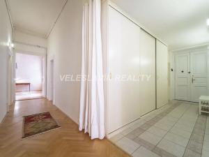 Pronájem bytu 4+kk, Praha - Malá Strana, Malostranské náměstí, 108 m2