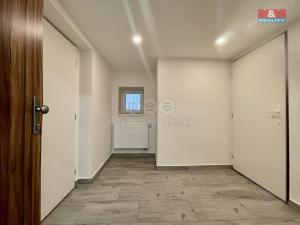 Pronájem atypického bytu, Slaný, Ouvalova, 39 m2