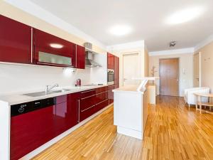 Pronájem bytu 2+kk, Praha - Karlín, Rohanské nábřeží, 78 m2