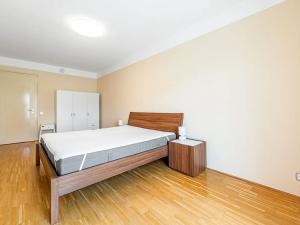 Pronájem bytu 2+kk, Praha - Karlín, Rohanské nábřeží, 78 m2