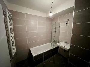 Pronájem bytu 2+kk, Praha - Hlubočepy, náměstí Olgy Scheinpflugové, 49 m2