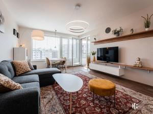 Pronájem bytu 2+kk, Praha - Holešovice, U Pergamenky, 55 m2