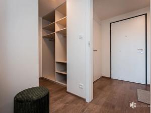 Pronájem bytu 2+kk, Praha - Holešovice, U Pergamenky, 55 m2