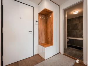 Pronájem bytu 2+kk, Praha - Holešovice, U Pergamenky, 55 m2