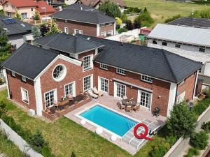 Prodej rodinného domu, Praha - Horní Počernice, Na Myšině, 327 m2