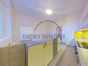 Pronájem bytu 1+1, Praha - Smíchov, U Malvazinky, 43 m2