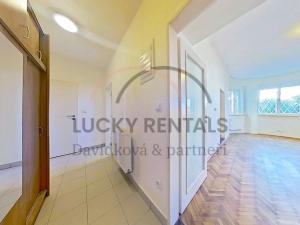 Pronájem bytu 1+1, Praha - Smíchov, U Malvazinky, 43 m2