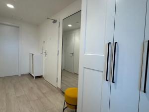 Pronájem bytu 2+kk, Praha, Výstavní, 59 m2