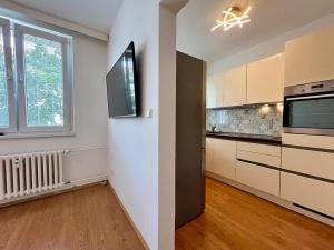Pronájem bytu 2+kk, Praha - Hlubočepy, Brichtova, 43 m2