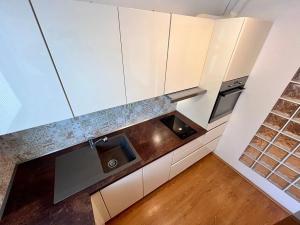Pronájem bytu 2+kk, Praha - Hlubočepy, Brichtova, 43 m2