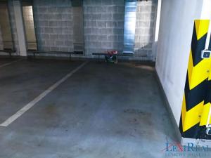 Prodej garážového stání, Praha - Smíchov, U Demartinky, 10 m2