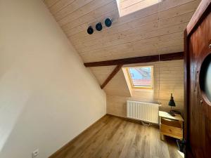 Pronájem vícegeneračního domu, Stará Huť, Karla Dvořáka, 300 m2