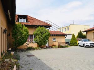 Prodej vícegeneračního domu, Jirny, Hlavní, 240 m2