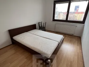 Pronájem bytu 2+kk, Praha - Holešovice, Osadní, 46 m2