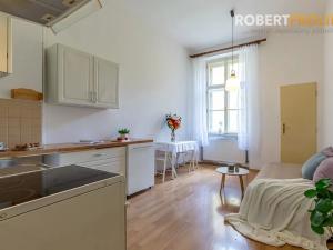 Prodej bytu 2+kk, Praha - Dejvice, Dejvická, 48 m2