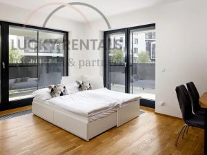 Pronájem bytu 2+kk, Praha - Modřany, Mezi vodami, 63 m2