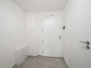 Pronájem bytu 1+kk, Praha - Modřany, Československého exilu, 29 m2