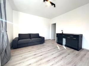 Pronájem bytu 1+kk, Tuchoměřice, V Kněžívce, 33 m2