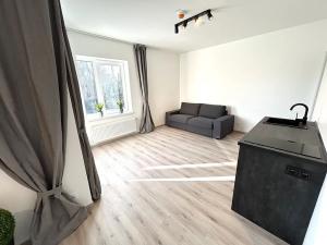 Pronájem bytu 1+kk, Tuchoměřice, V Kněžívce, 33 m2