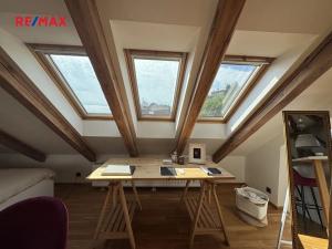 Pronájem bytu 1+kk, Praha - Smíchov, Pod Závěrkou, 104 m2