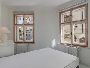 Pronájem bytu 3+1, Praha - Malá Strana, Všehrdova, 80 m2