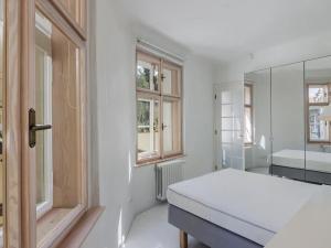 Pronájem bytu 3+1, Praha - Malá Strana, Všehrdova, 80 m2